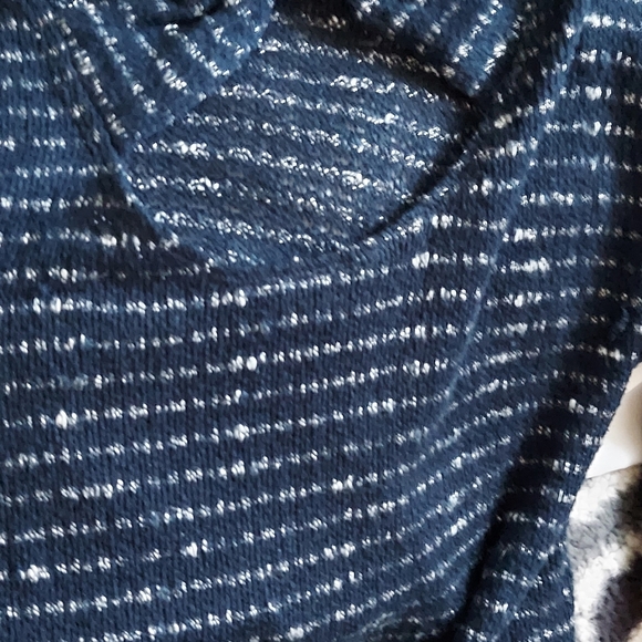 Top - Picture 2 of 2